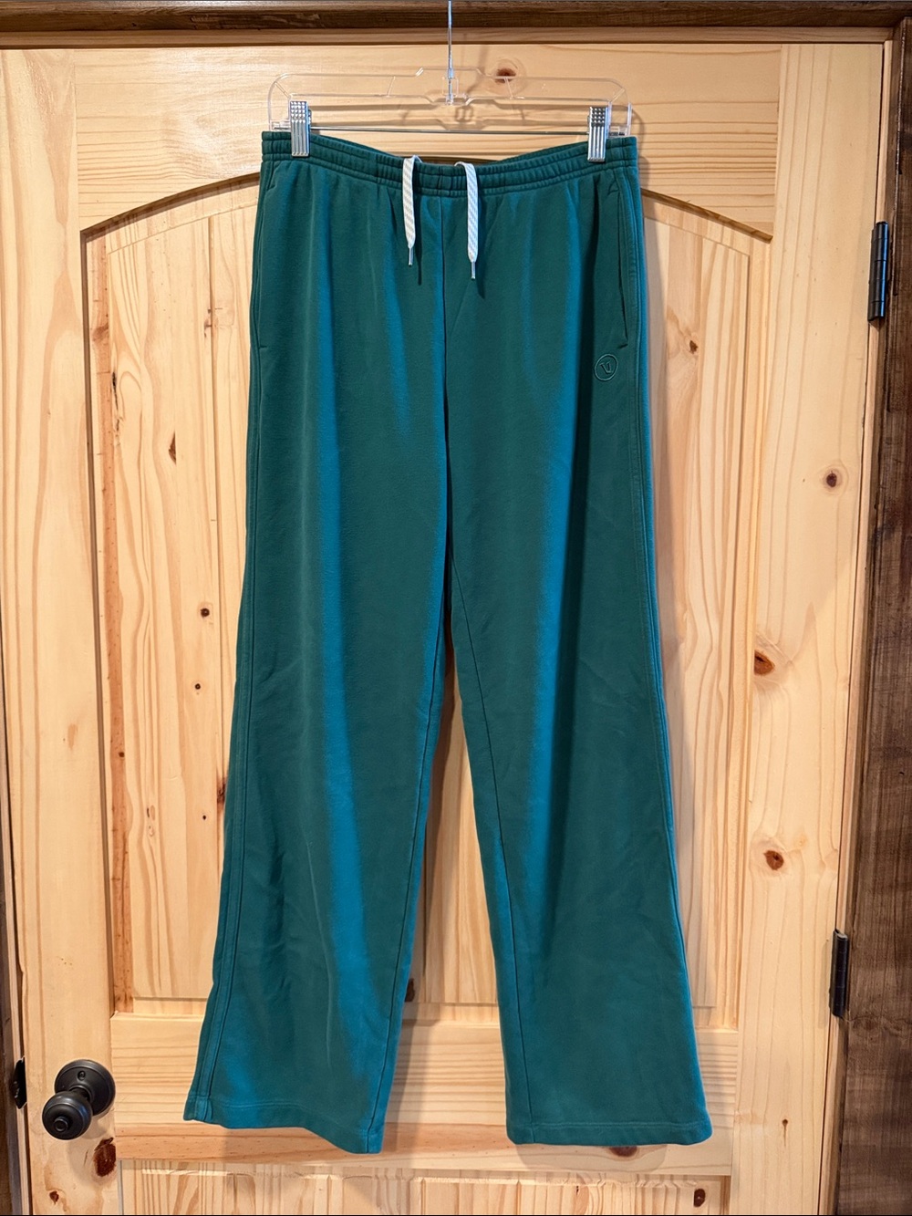 Vuori Sedona Straight leg sweatpants Small